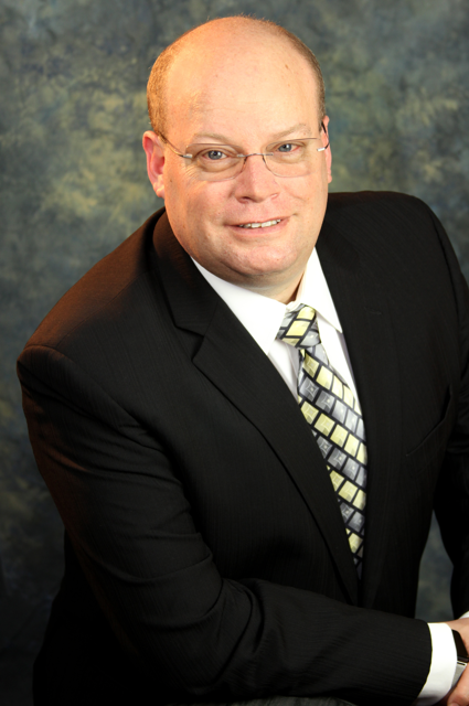 Jesse Holland headshot